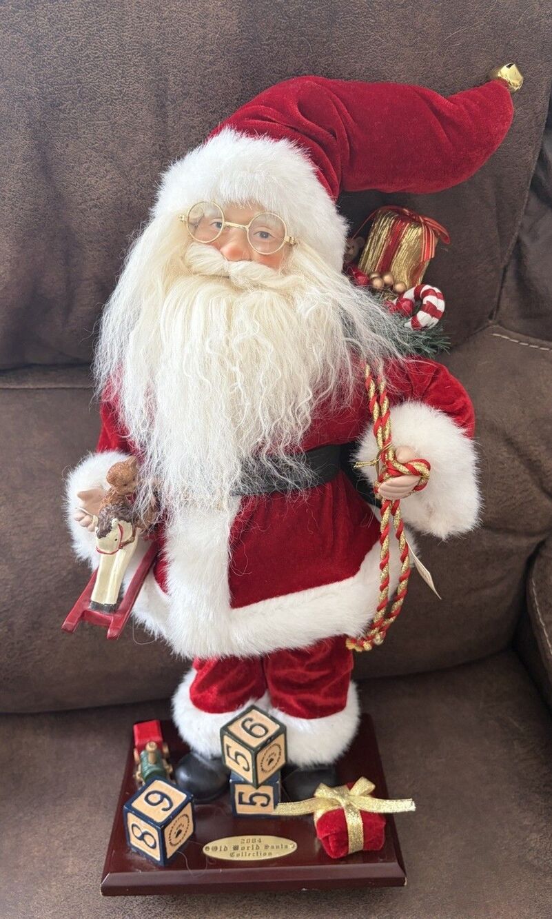 Dept 56 Old World Santa Collection Christmas/Toys/ Wood Base 2004 18” Tall LARGE